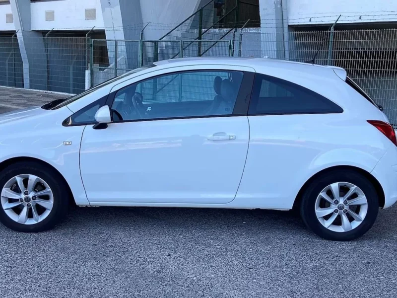 Opel Corsa 1.2i 16V Go!