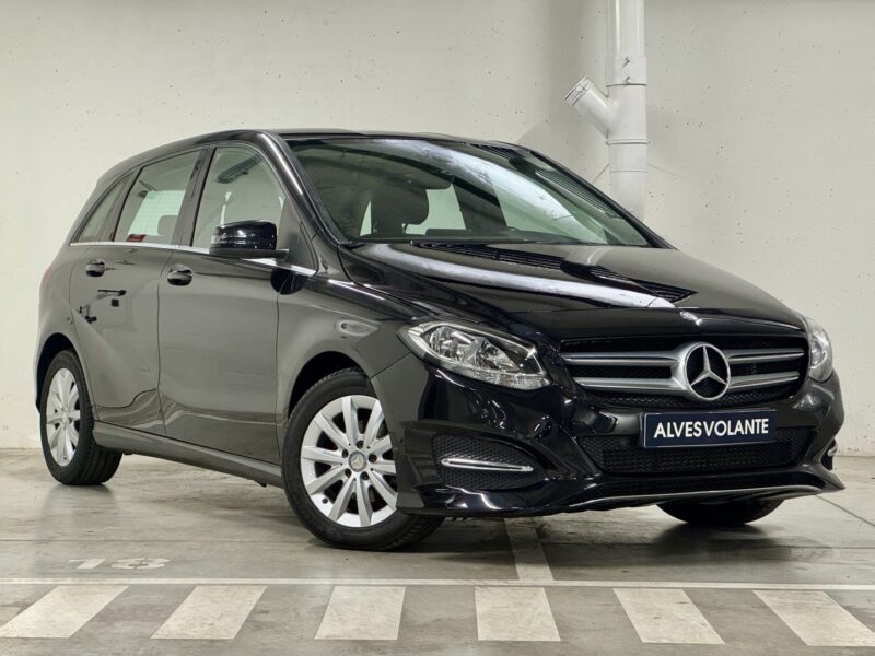 Mercedes-Benz B 180