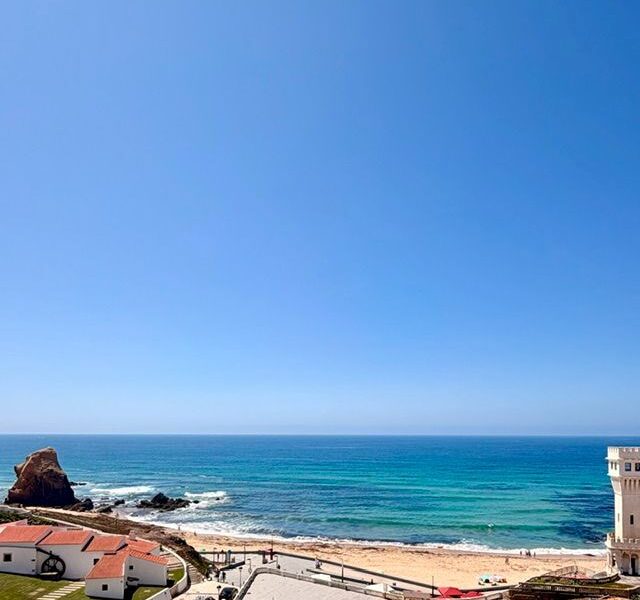 Vista de mar total e a 100 metros da Praia em Santa Cruz!