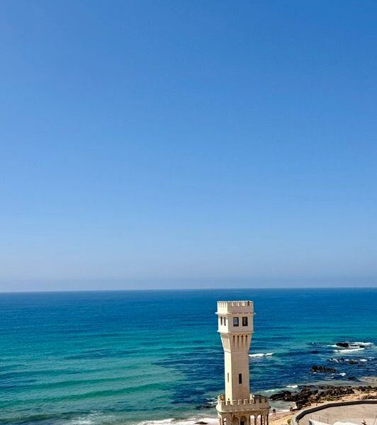 Vista de mar total e a 100 metros da Praia em Santa Cruz!