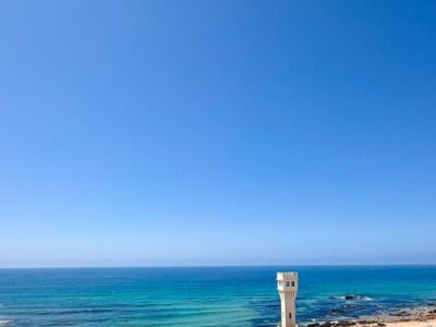 Vista de mar total e a 100 metros da Praia em Santa Cruz!