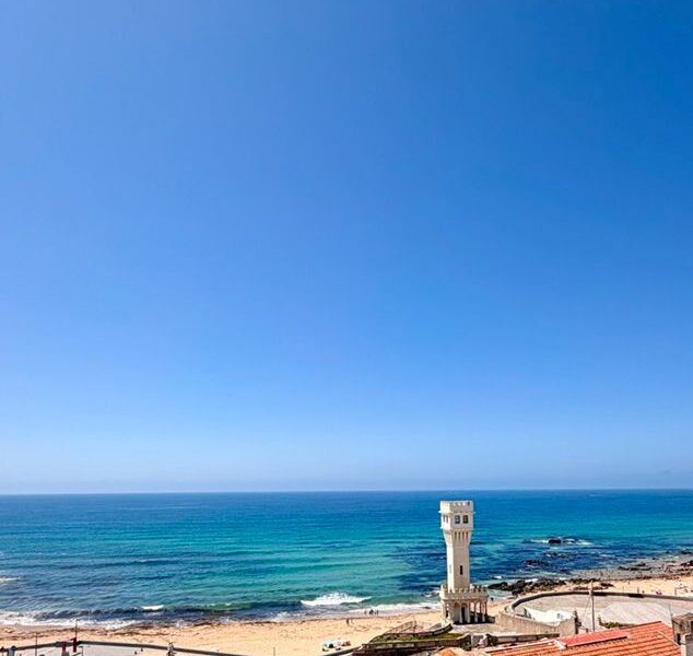 Vista de mar total e a 100 metros da Praia em Santa Cruz!