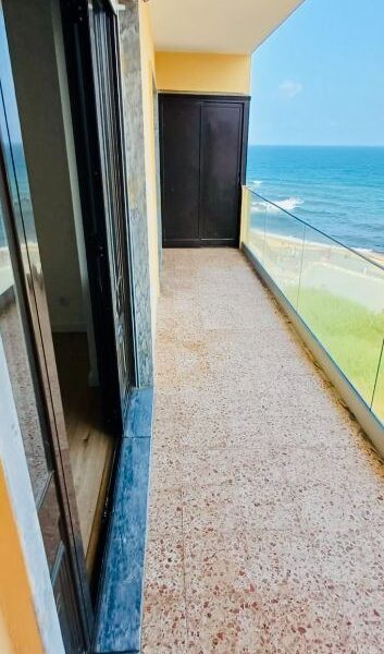 Vista de mar total e a 100 metros da Praia em Santa Cruz!