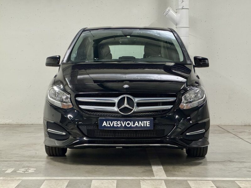 Mercedes-Benz B 180